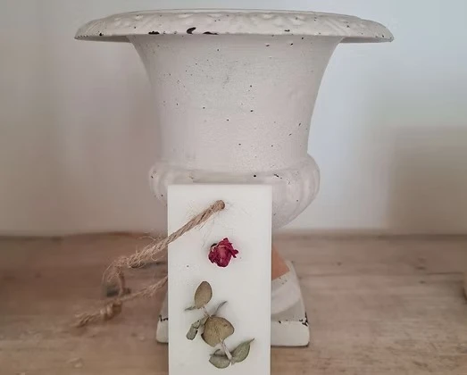 Pendentifs parfumés et décorés