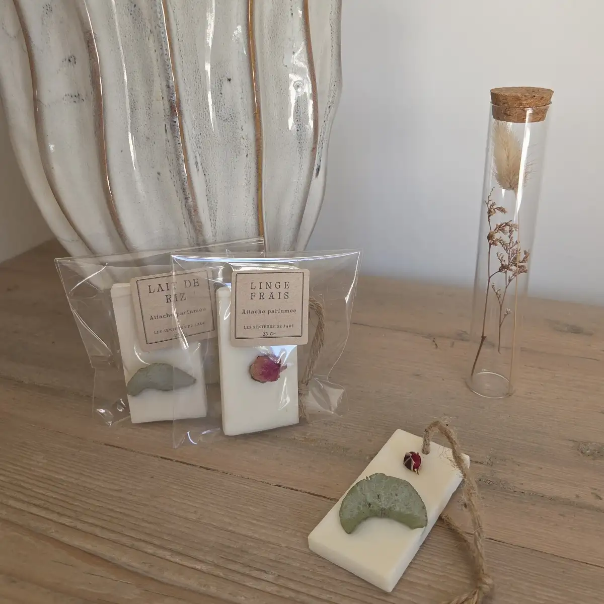Pendentifs parfumés et décorés